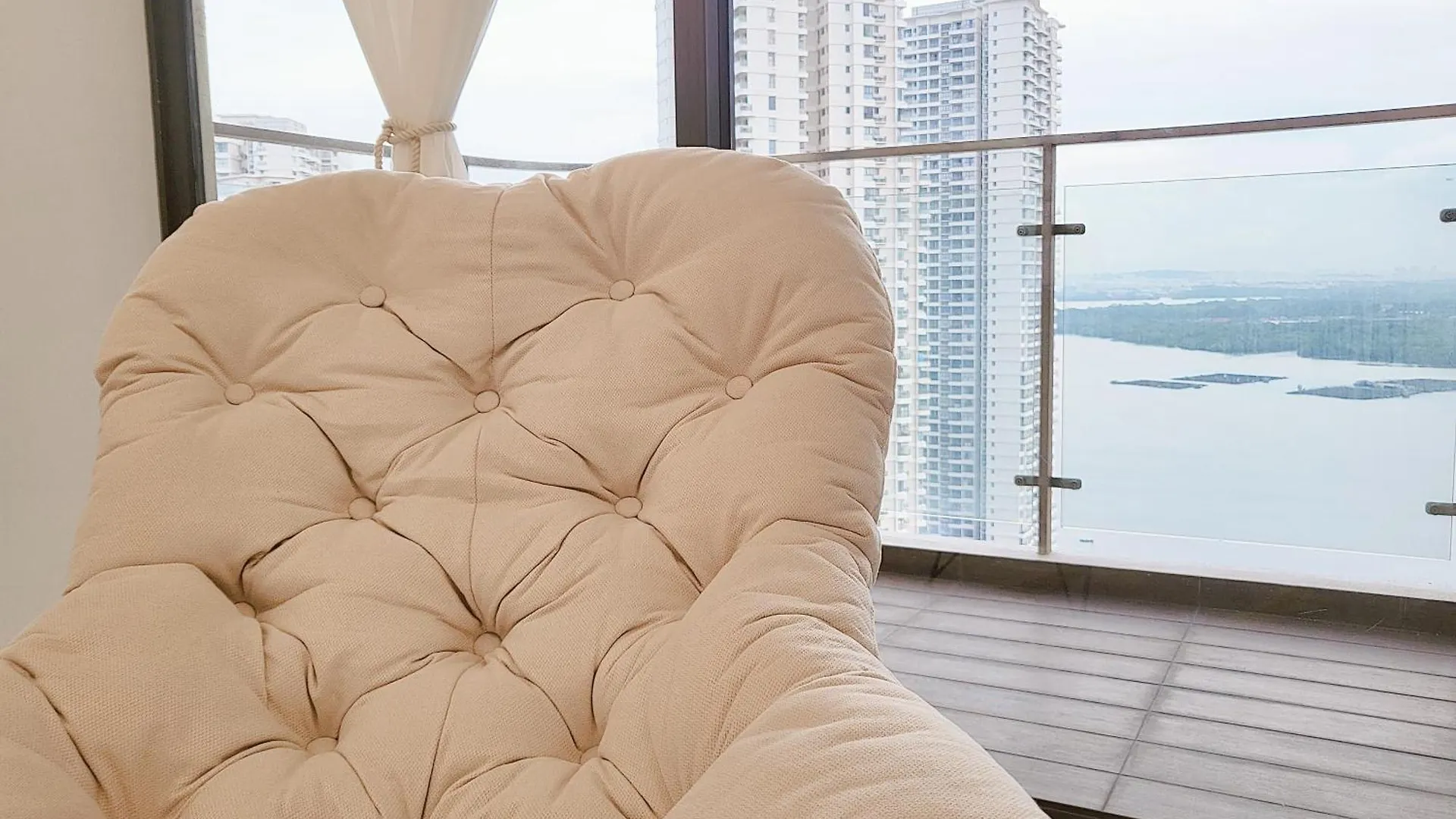 Beachfront Seaview W Projector 6-8 Pax, 3 Rooms. Johor Bahru Malaysia