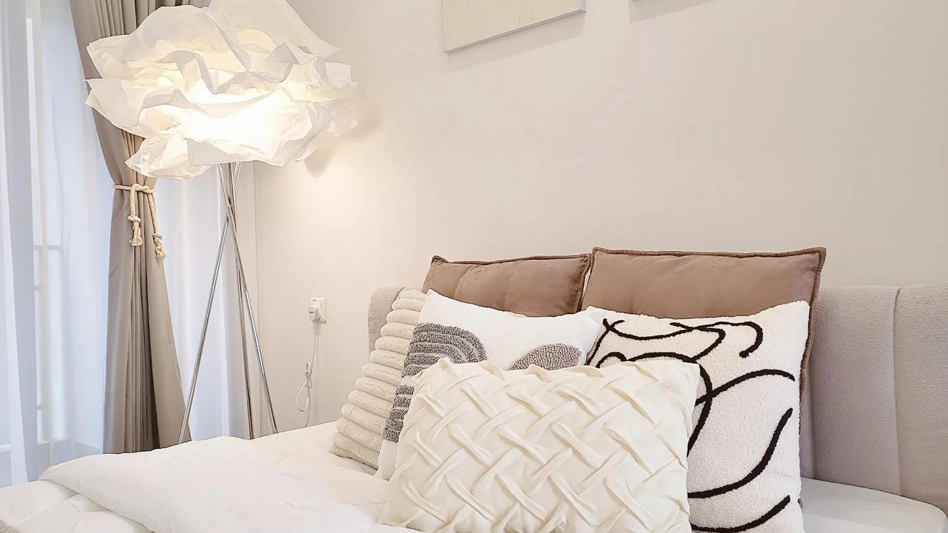 Beachfront Seaview W Projector 6-8 Pax, 3 Rooms. Johor Bahru Apartment
