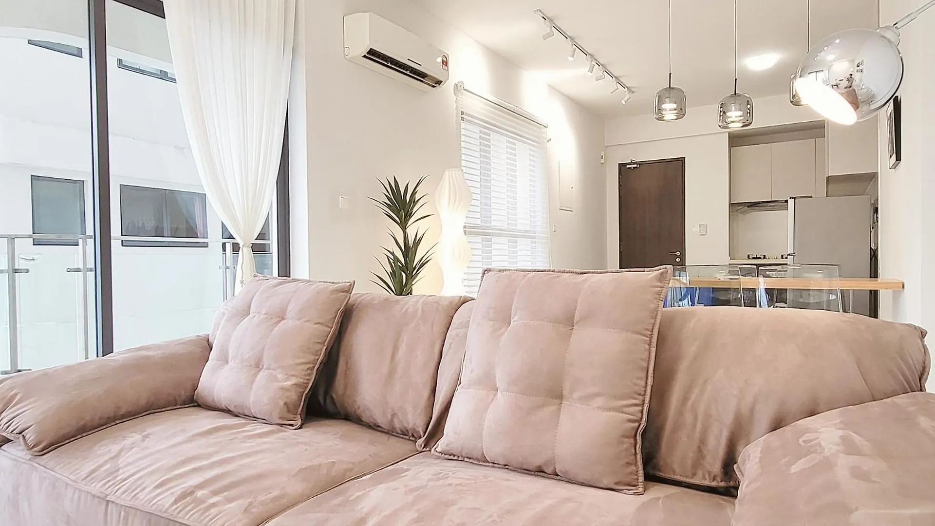 Beachfront Seaview W Projector 6-8 Pax, 3 Rooms. Johor Bahru Apartment